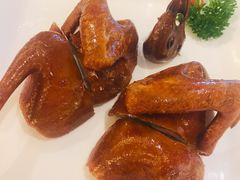 脆皮乳鸽-利苑酒家(合景国际金融广场店)