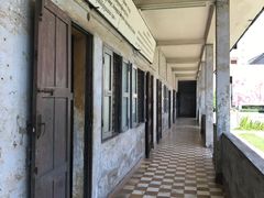 -吐斯廉屠杀博物馆