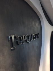 -TOP HAIR SALON