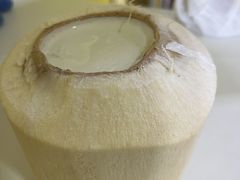 -志龙皇冠吃货椰子铺