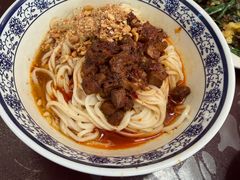 耙肉饵丝-巍山𤆵肉饵丝