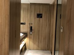 -杭州西湖湖滨银泰亚朵酒店
