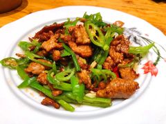 小炒黄牛肉-老滇山寨•云南特色菜•地方菜•民族风情歌舞表演(金碧店)