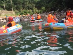 -安吉龙王山峡谷漂流