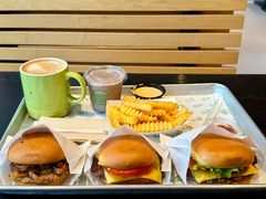 招牌牛肉堡-Shake Shack(浦东嘉里城店)