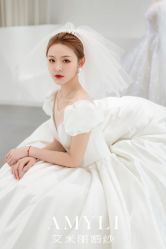 -艾米丽婚纱礼服