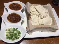 -95号酱骨·一块豆腐(展春园西路店)