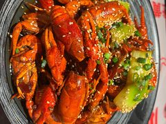 -肥肥虾庄·金牌油焖大虾(汉街SKP店)