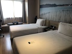-杭州西湖湖滨银泰亚朵酒店