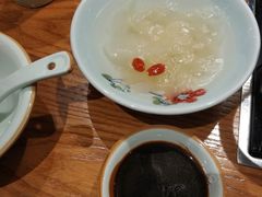 w银耳雪梨汤-德香苑脆皮烤鸭·经典(爱融荟城店)