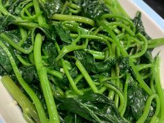 -郑猛记石岐鸽主题餐厅(长江店)
