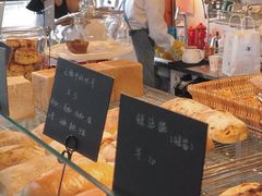 面包甜点陈列柜-仙峰天然面包(迎宾路店)