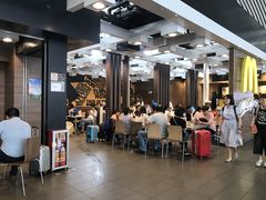 大堂-麦当劳(广州南站店)