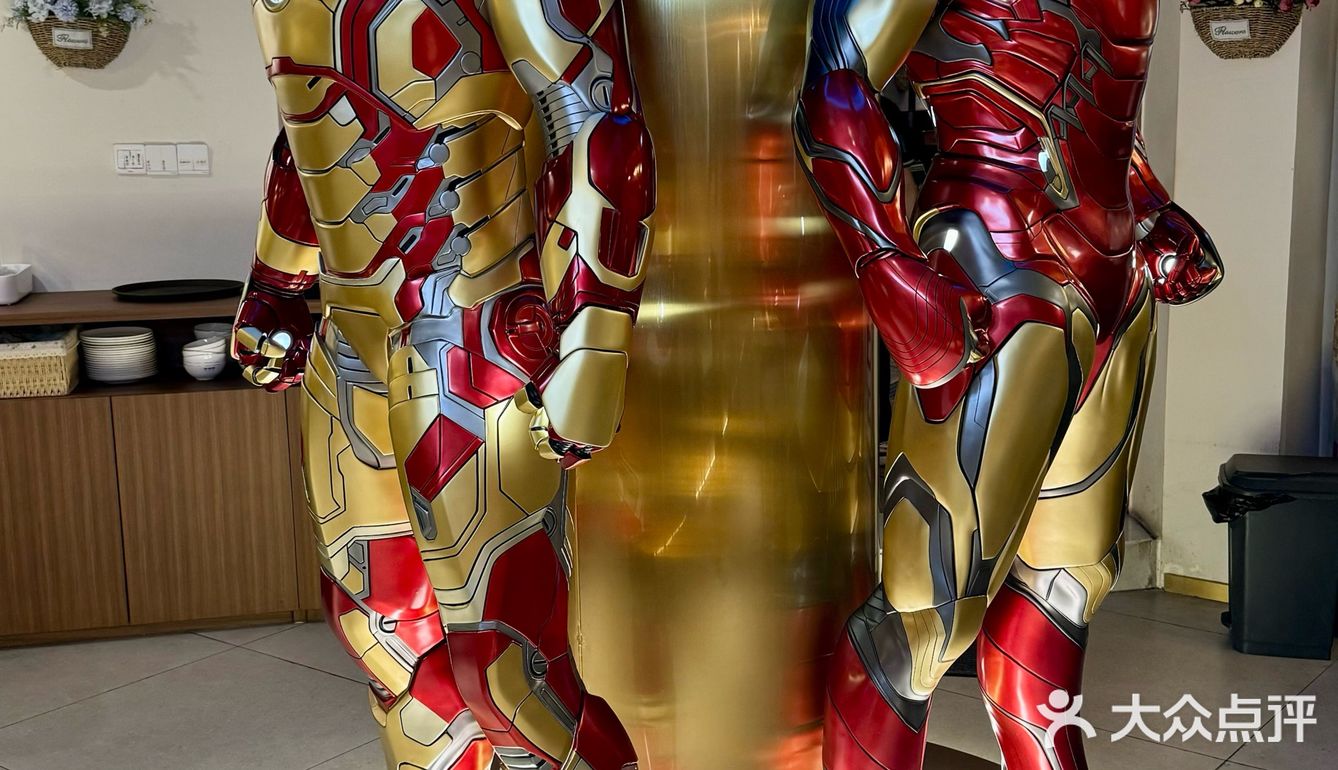 查餐厅又回来了