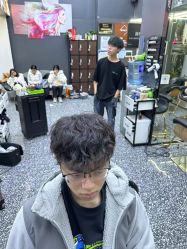 -藤野造型专业烫染接发