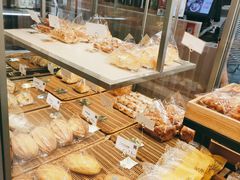 -顶东面包花园·生日蛋糕(世博店)