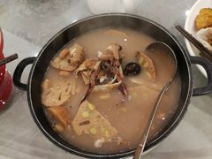 章鱼煲淋酿莲藕-六婶西关小厨(光塔路店)