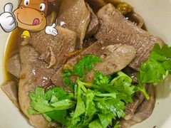 秘制牛舌-权記牛腩