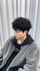 -一家只做男发烫染的店