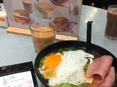 番茄汤底香煎猪扒出前一丁-华嫂冰室(尖沙咀店)