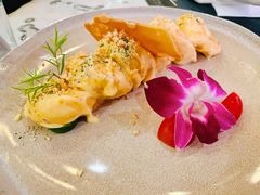 招牌沙汁大虾球-T館·花园艺术餐厅