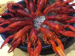 -虾弄弄海派小龙虾·牛羊蝎子火锅