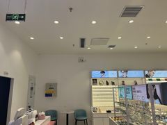 -J-Color眼镜·蔡司·依视路授权店(槐房万达广场店)