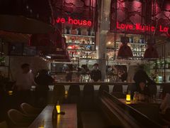-FOUR PLAY BAR