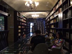 -钟书阁(松江泰晤士小镇店)