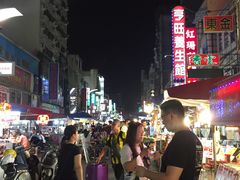 -六合夜市