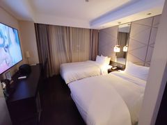 -桔子酒店(上海西藏北路地铁站店)