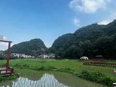 -高荡千年布依古寨旅游景区