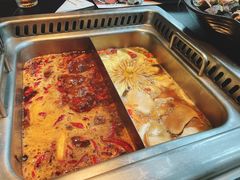 飘香麻辣+黑松露五彩菌汤锅-大隐·成都火锅Bistro(合生麒麟新天地店)