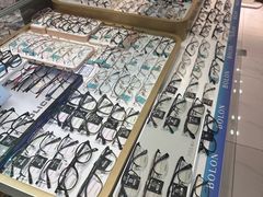 -美式眼镜·授权蔡司.依视路.尼康.豪雅.明月(人民广场店)