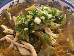 酸菜肉丝米线-喻味豌杂牛筋面(融创滨江壹号观麓台店)