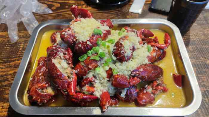 秋林龙虾(仙鹤街店)-"南京本地的朋友带我们来这家龙虾店吃龙虾,.