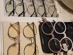 -宏宇眼镜蔡司依视路折扣店(兆佳眼镜城店)