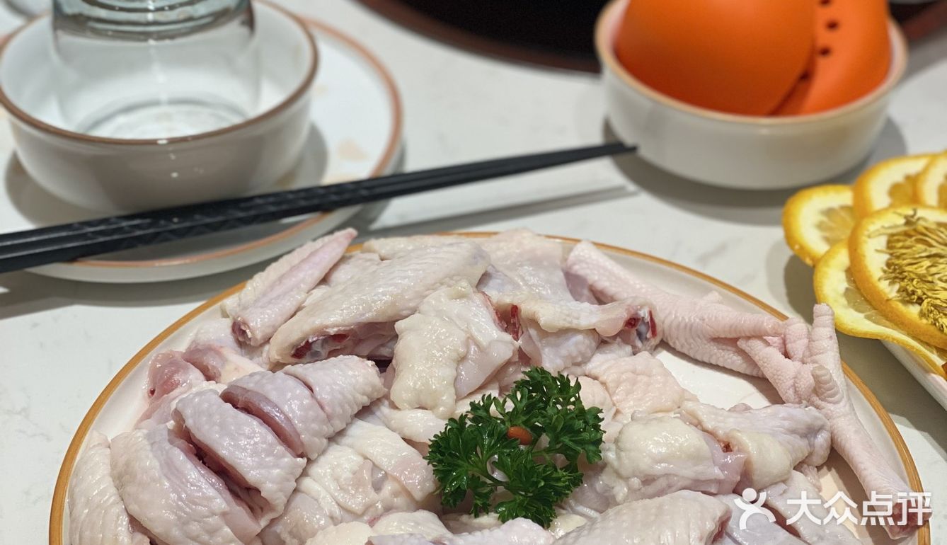 佛山美食广州必吃椰子鸡火锅。很正宗
