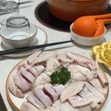 佛山美食广州必吃椰子鸡火锅。很正宗