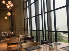靠窗位-新食谱全日制餐厅·苏州苏州湾艾美酒店