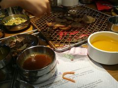 雪花80％厚切牛舌-老炉家木炭烤肉(长江国际店)