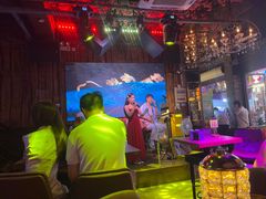 -喜鹊音乐酒馆(西街店)