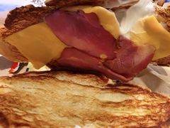 芝香培根蛋可颂-麦当劳(东急新天地店)