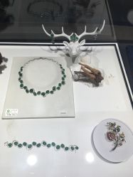 -北京七彩云南翡翠珠宝旗舰店(月坛店)