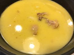 -鲜入围煮花胶鸡海鲜火锅