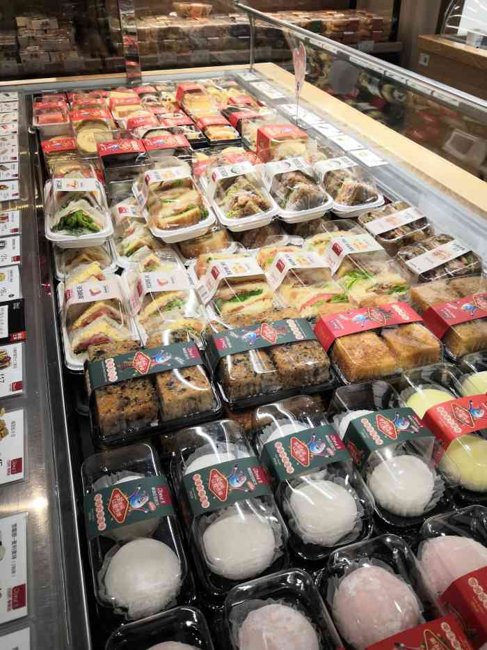 欧文西点(鄞州万达店)-"蛋糕面包种类多!味道好!买了很多次了!..."-大