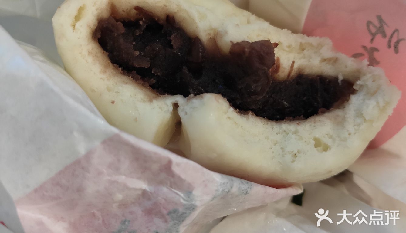 一个豆沙包，一杯豆浆，第一次在它家买豆沙包