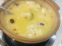 鸡煲花胶汤-港迹·鲜围煮海鲜火锅(湖州时代广场店)