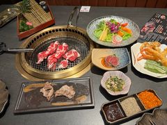 -铭牛烧肉·和牛海鲜自助(高新月牙湖店)