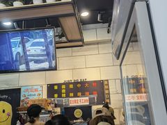 -愉肴麻辣香锅(中北镇店)
